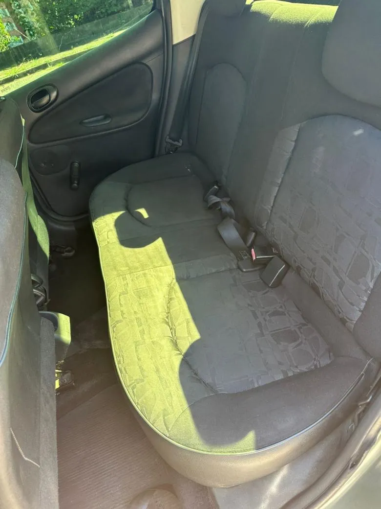 Peugeot - 207 Sedan Passion XR 1.4 Flex 8V 4p