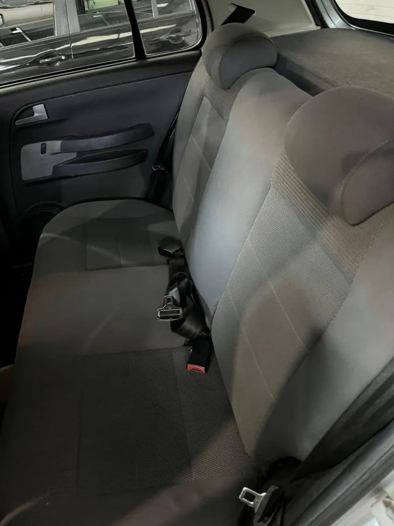 VW - VolksWagen - CROSSFOX 1.6 Mi Total Flex 8V 5p  Gasolina