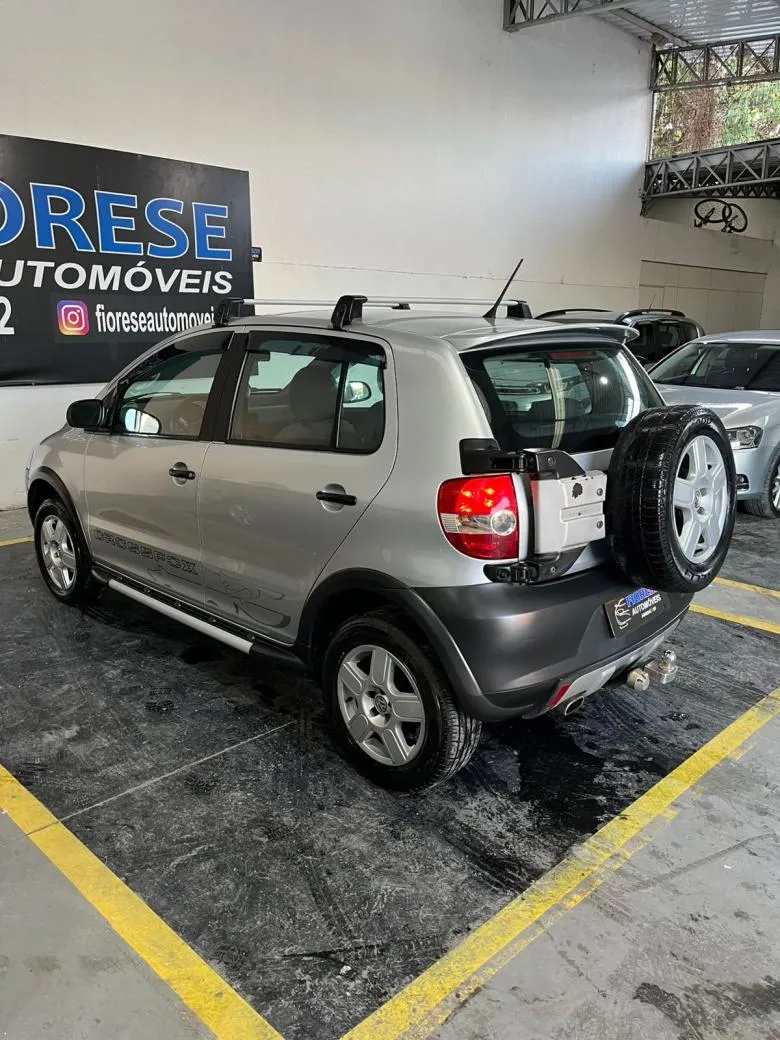VW - VolksWagen - CROSSFOX 1.6 Mi Total Flex 8V 5p  Gasolina