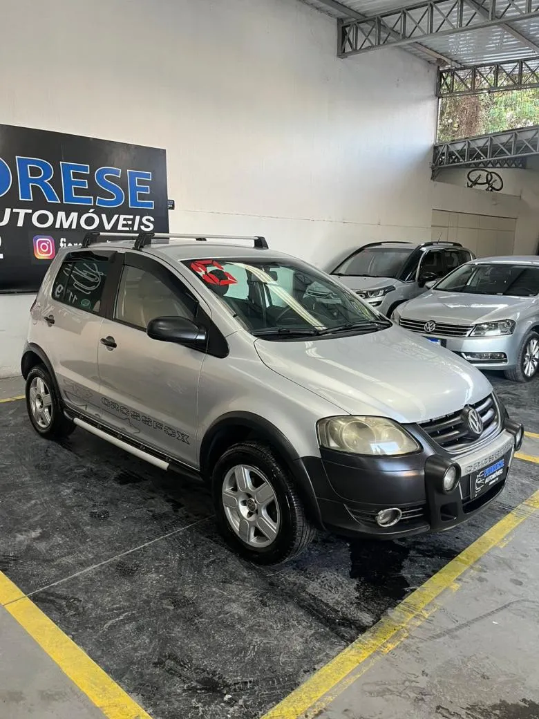 VW - VolksWagen - CROSSFOX 1.6 Mi Total Flex 8V 5p  Gasolina