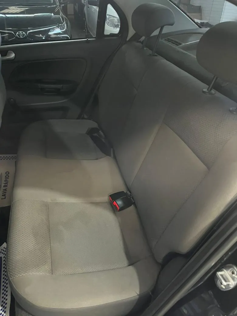 VW - VolksWagen - VOYAGE 1.0 Mi Total Flex 8V 4p  Gasolina