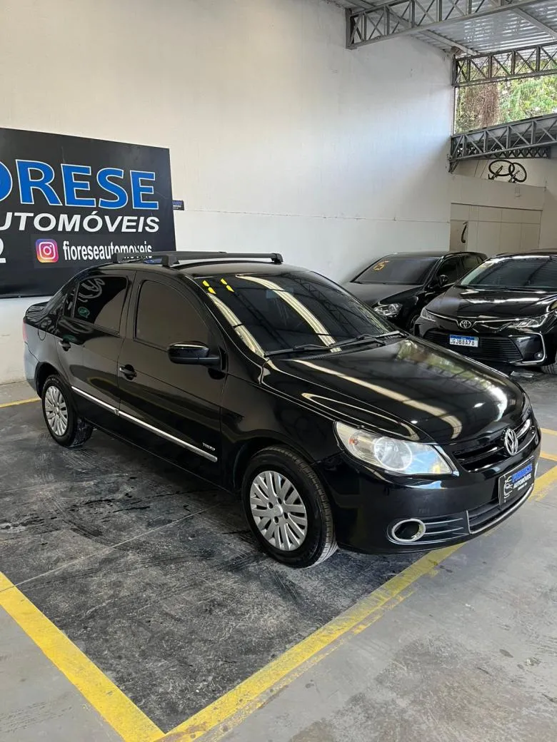 VW - VolksWagen - VOYAGE 1.0 Mi Total Flex 8V 4p  Gasolina