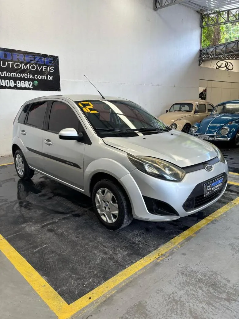 Ford - Fiesta 1.0 8V Flex 5p Gasolina
