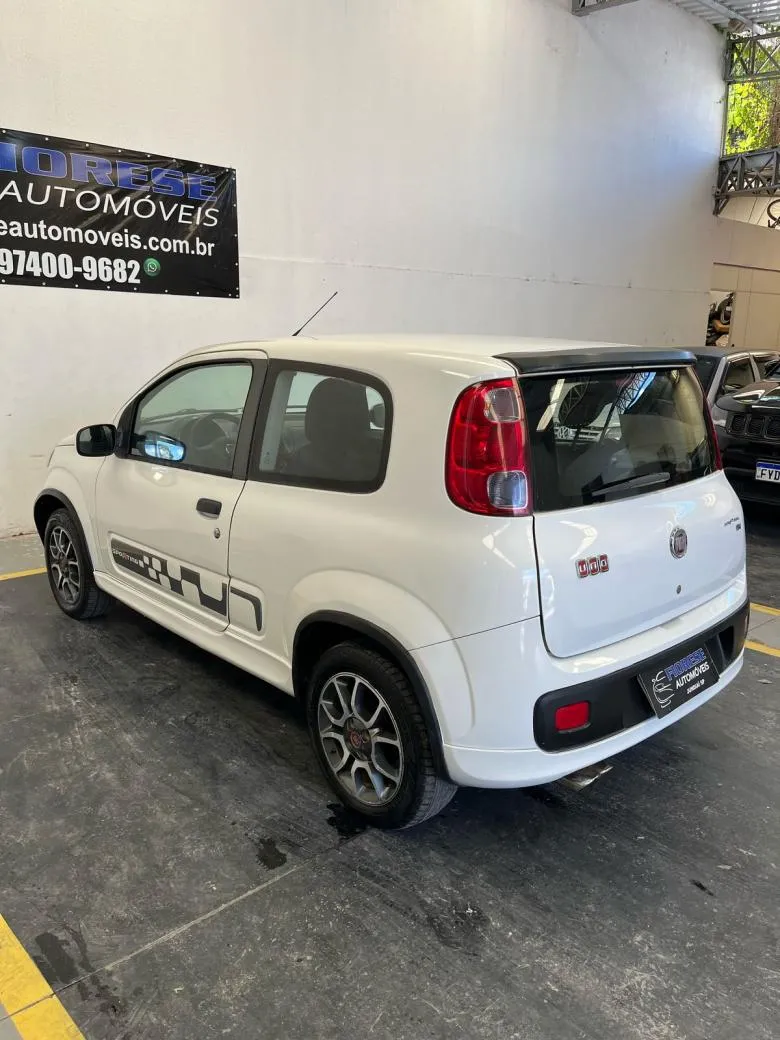 Fiat - UNO SPORTING 1.4 EVO Fire Flex 8V 2p Gasolina