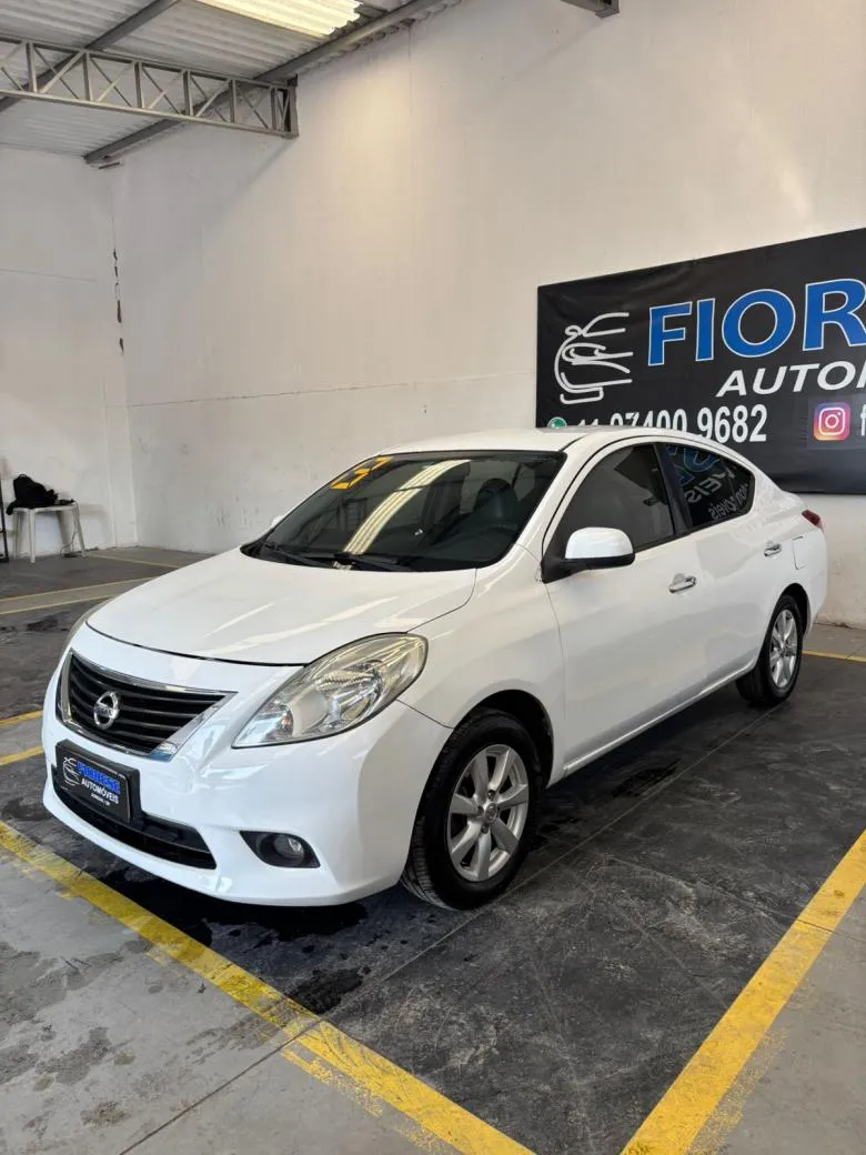 Nissan - VERSA SL 1.6 16V Flex Fuel Mec 4p  Gasolina