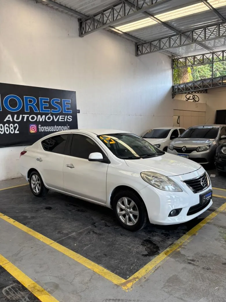 Nissan - VERSA SL 1.6 16V Flex Fuel Mec 4p  Gasolina