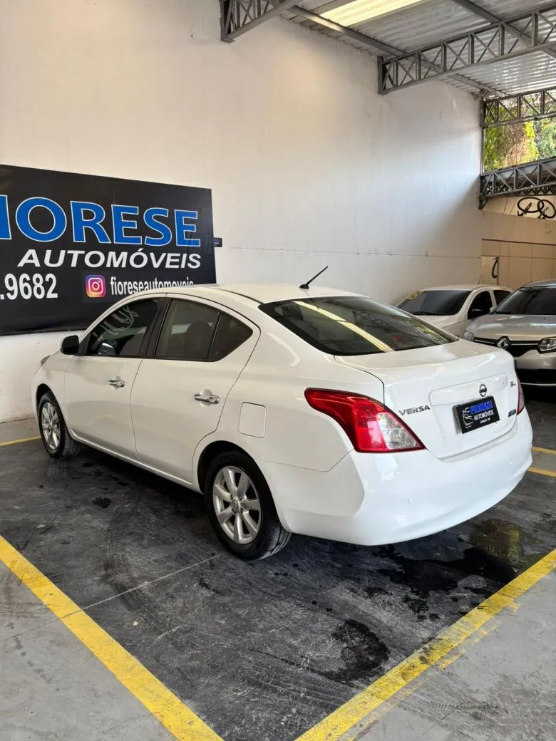Nissan - VERSA SL 1.6 16V Flex Fuel Mec 4p  Gasolina