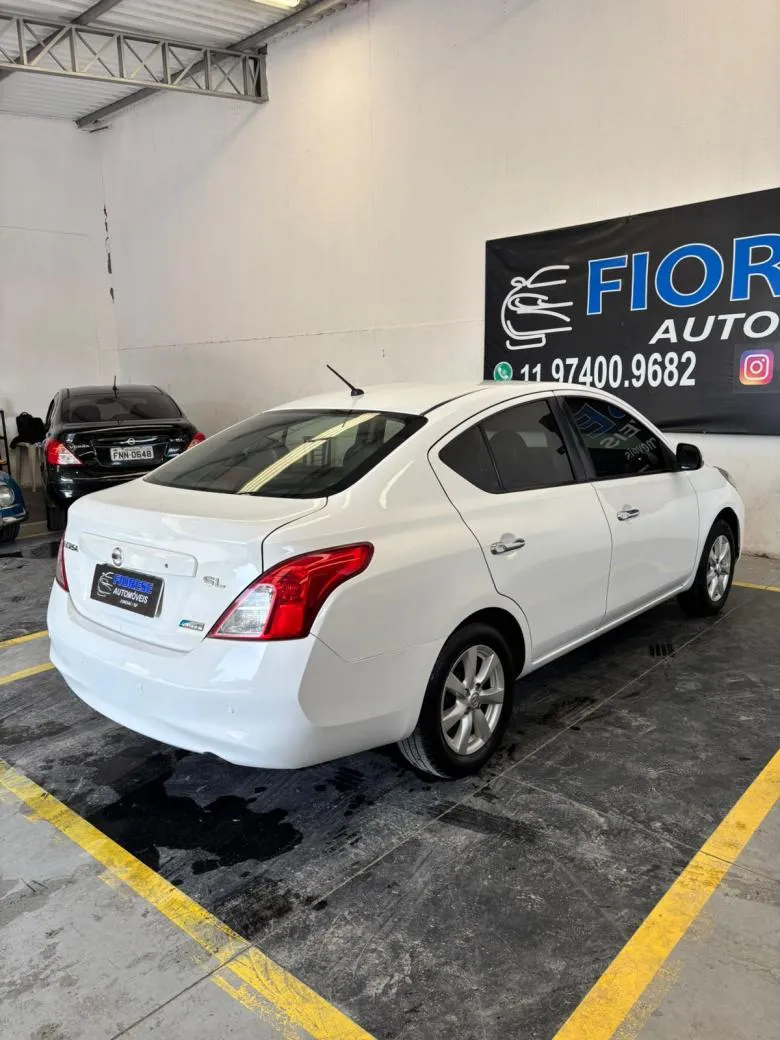 Nissan - VERSA SL 1.6 16V Flex Fuel Mec 4p  Gasolina