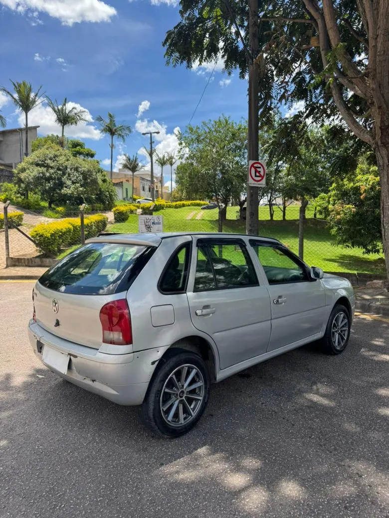 VW - VolksWagen - Gol (novo) 1.0 Mi Total Flex 8V 4p