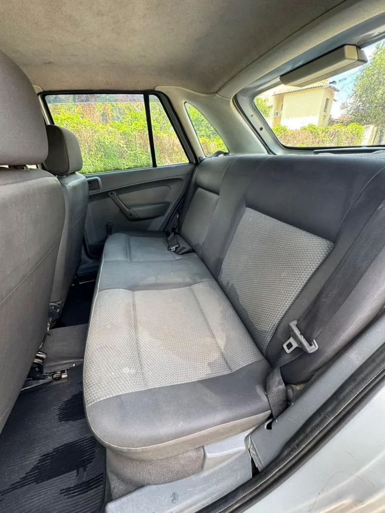 VW - VolksWagen - Gol (novo) 1.0 Mi Total Flex 8V 4p