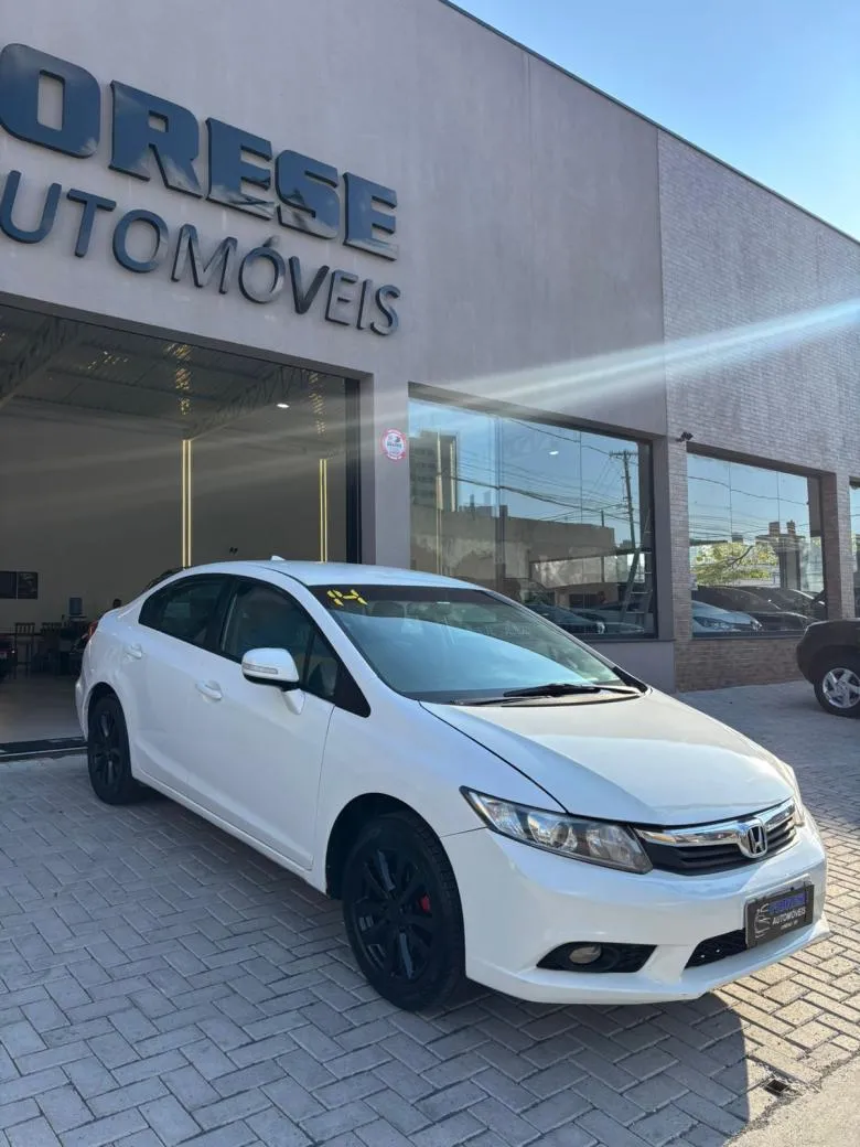 Honda - Civic Sedan LXR 2.0 Flexone 16V Aut. 4p
