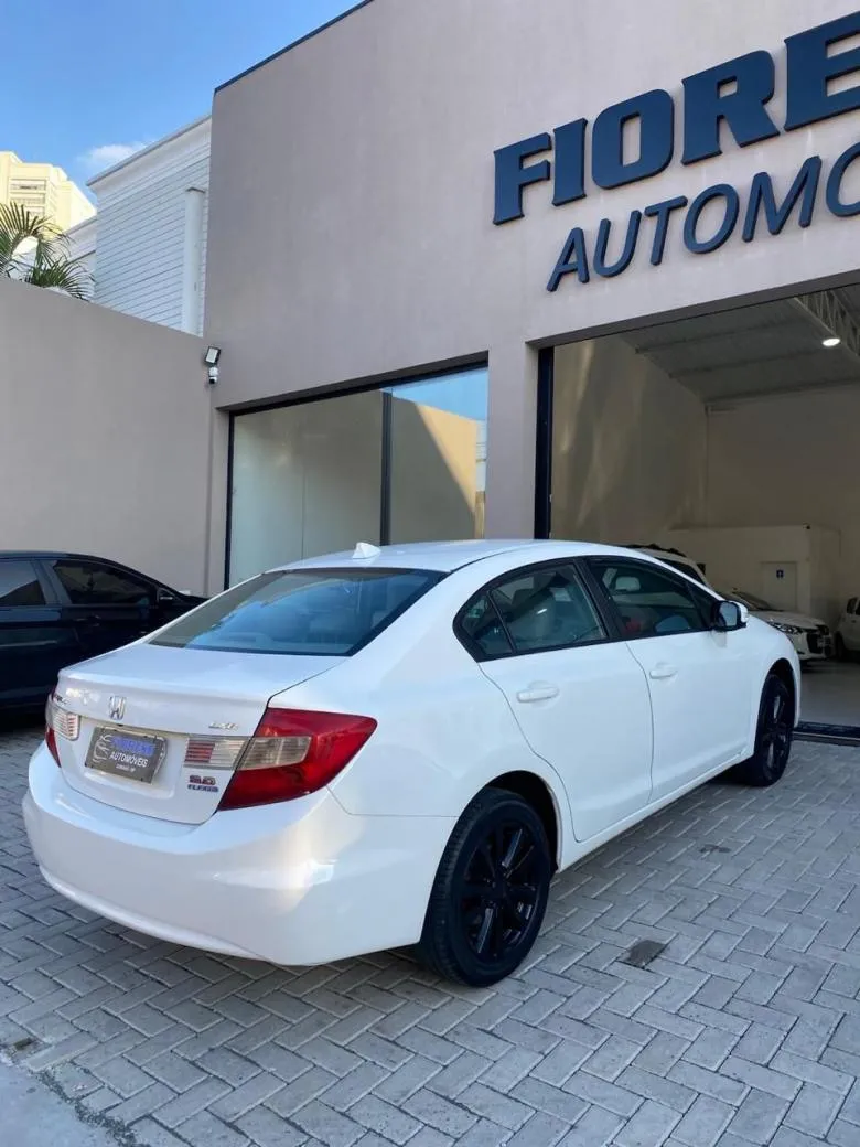 Honda - Civic Sedan LXR 2.0 Flexone 16V Aut. 4p