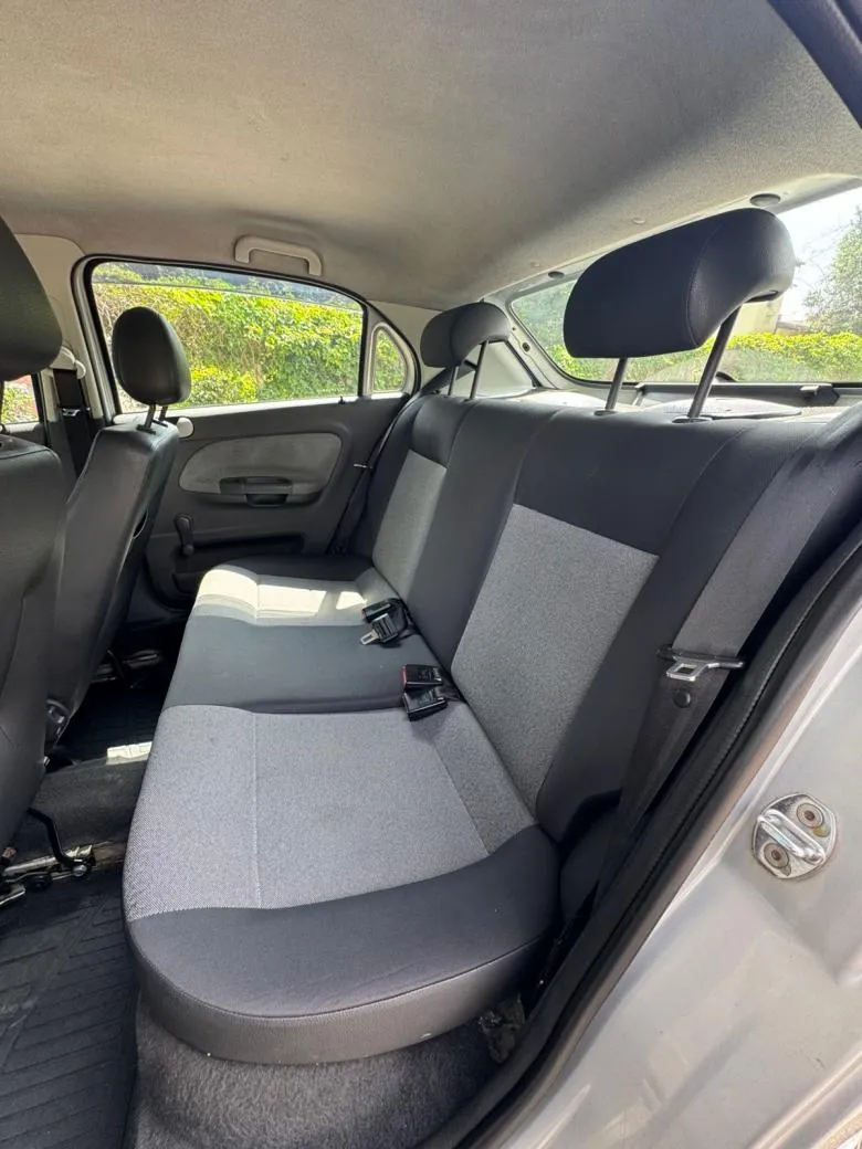 VW - VolksWagen - Gol (novo) 1.0 Mi Total Flex 8V 4p