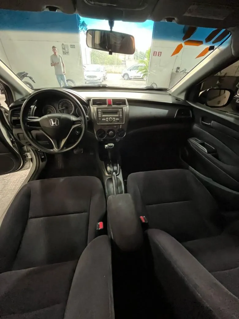 Honda - CITY Sedan LX 1.5 Flex 16V 4p Aut.  Gasolina