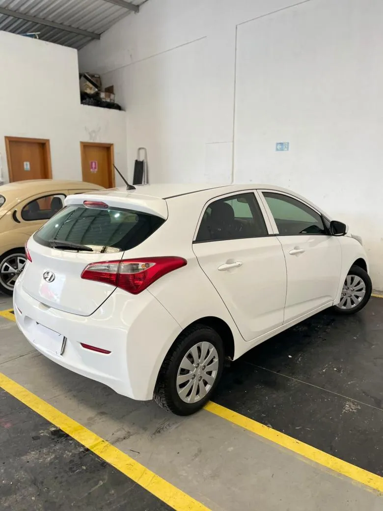 Hyundai - HB20S C.Plus/C.Style1.0 Flex 12V Mec. 4P