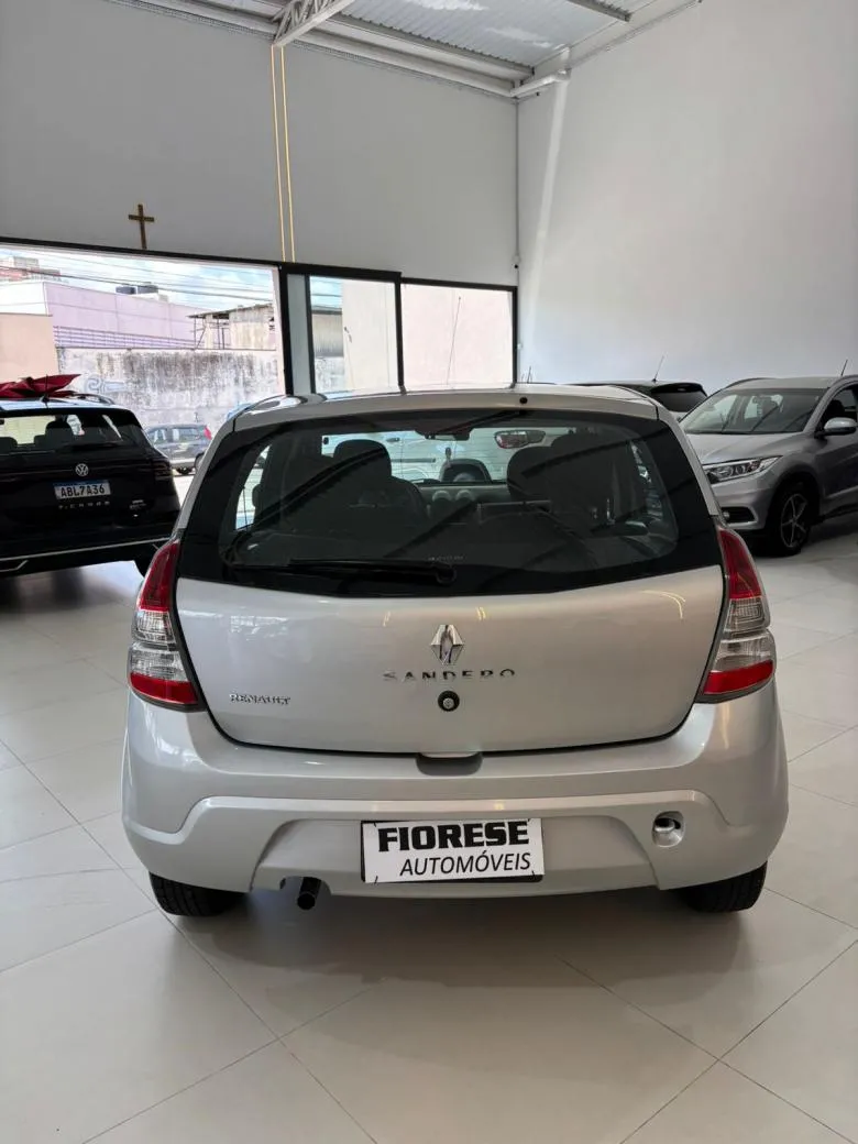 Renault - SANDERO Authentique Hi-Flex 1.0 16V 5p