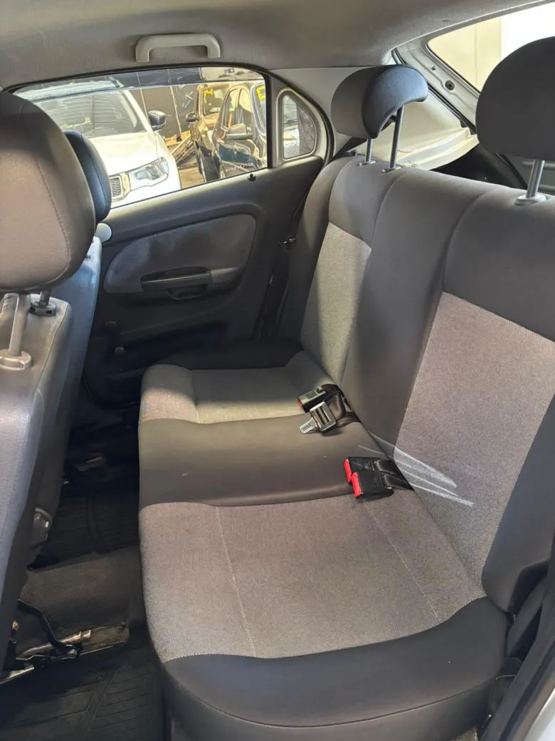 VW - VolksWagen - Gol (novo) 1.0 Mi Total Flex 8V 4p