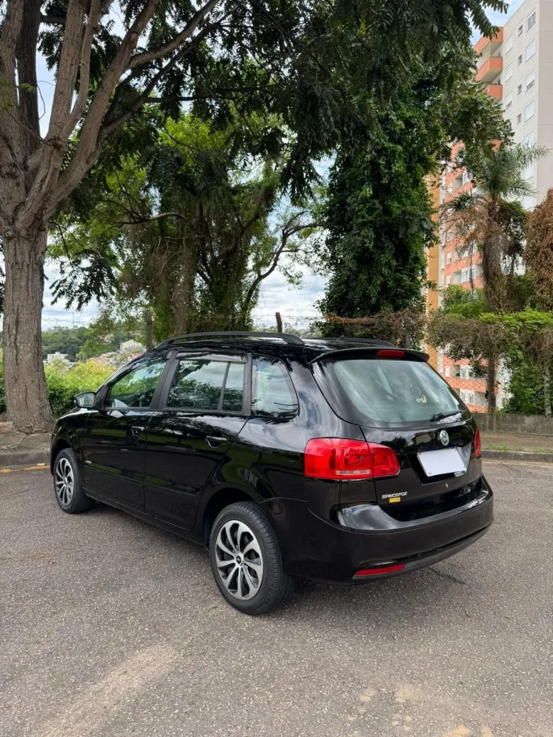 VW - VOLKSWAGEN - SPACEFOX 1.6/ 1.6 Trend Total Flex 8V 5p Gasolina