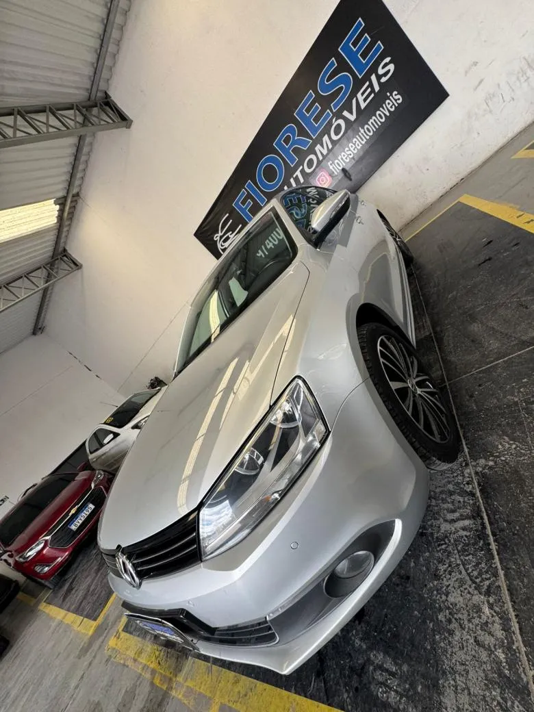 VW - VOLKSWAGEN - JETTA Highline 2.0 TSI 16V 4p Tiptronic Flex