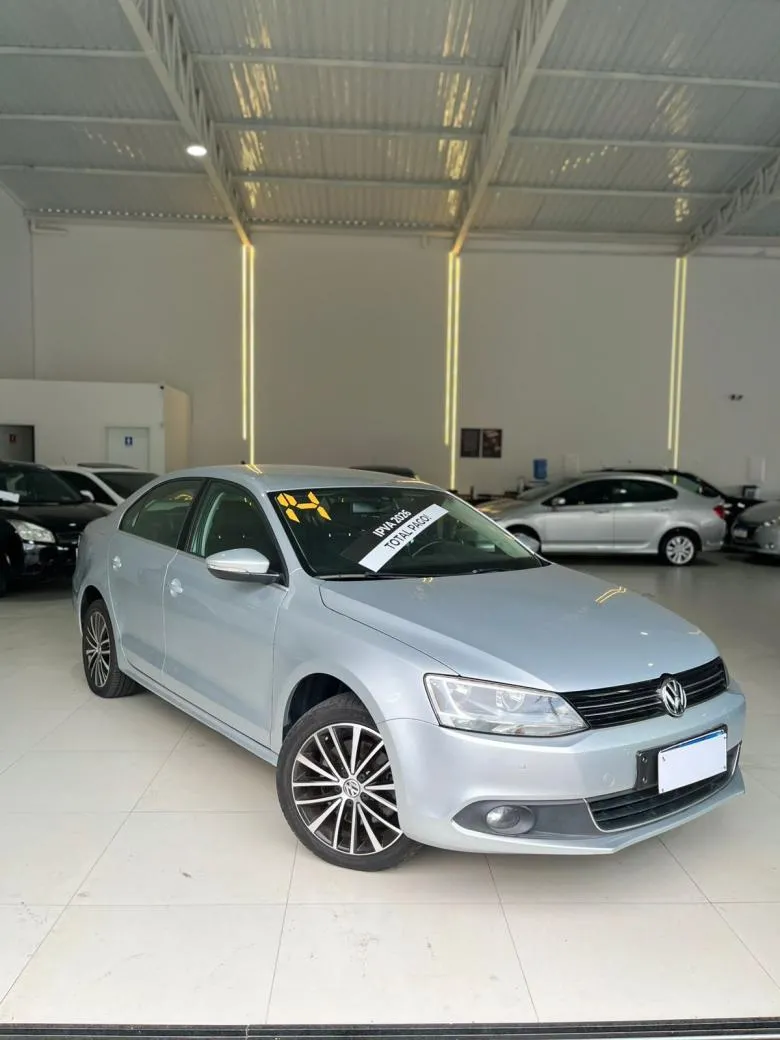 VW - VOLKSWAGEN - JETTA Highline 2.0 TSI 16V 4p Tiptronic Flex