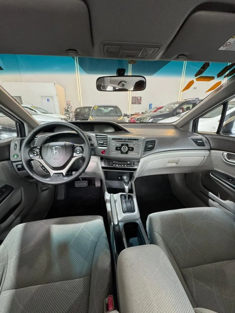 Honda - Civic Sedan LXS 1.8/1.8 Flex 16V Aut. 4p