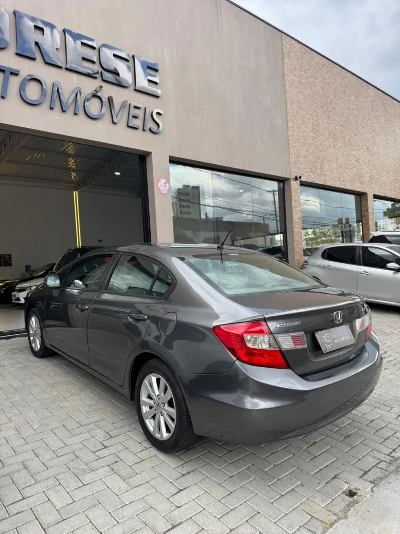 Honda - Civic Sedan LXS 1.8/1.8 Flex 16V Aut. 4p