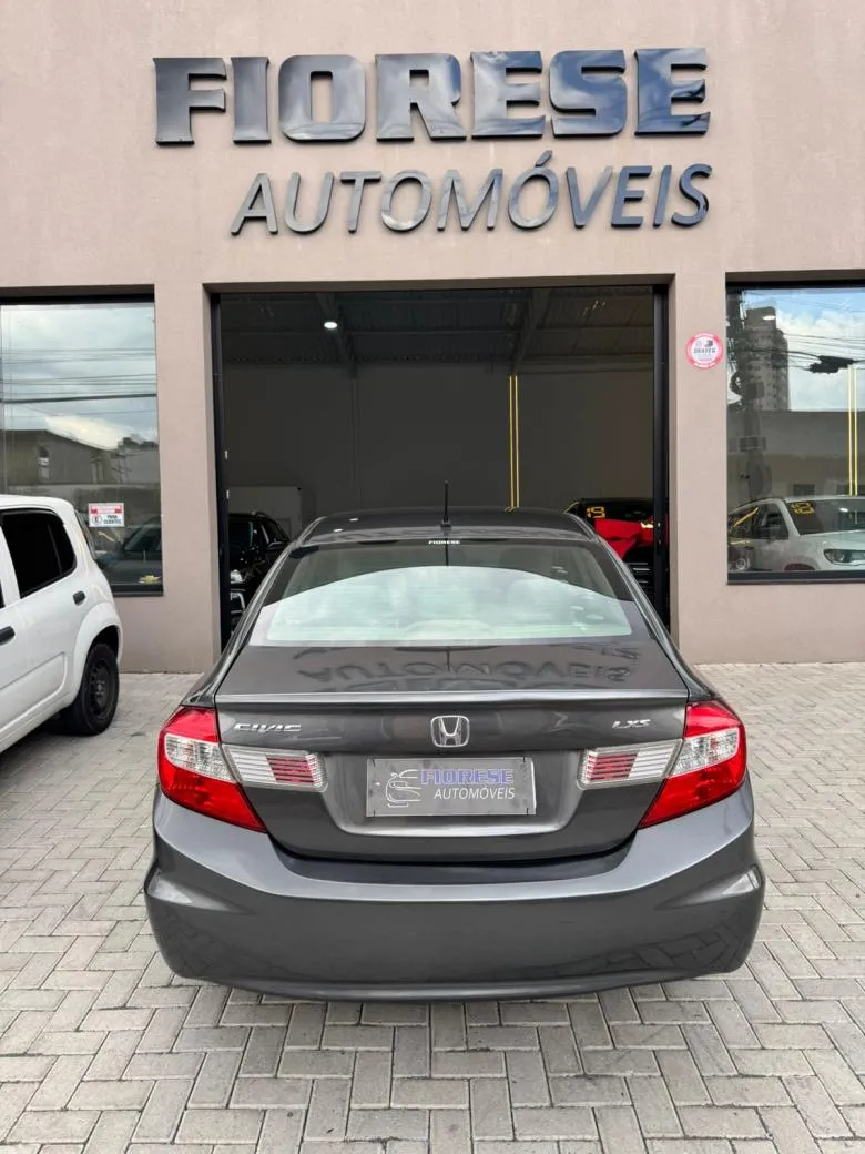 Honda - Civic Sedan LXS 1.8/1.8 Flex 16V Aut. 4p