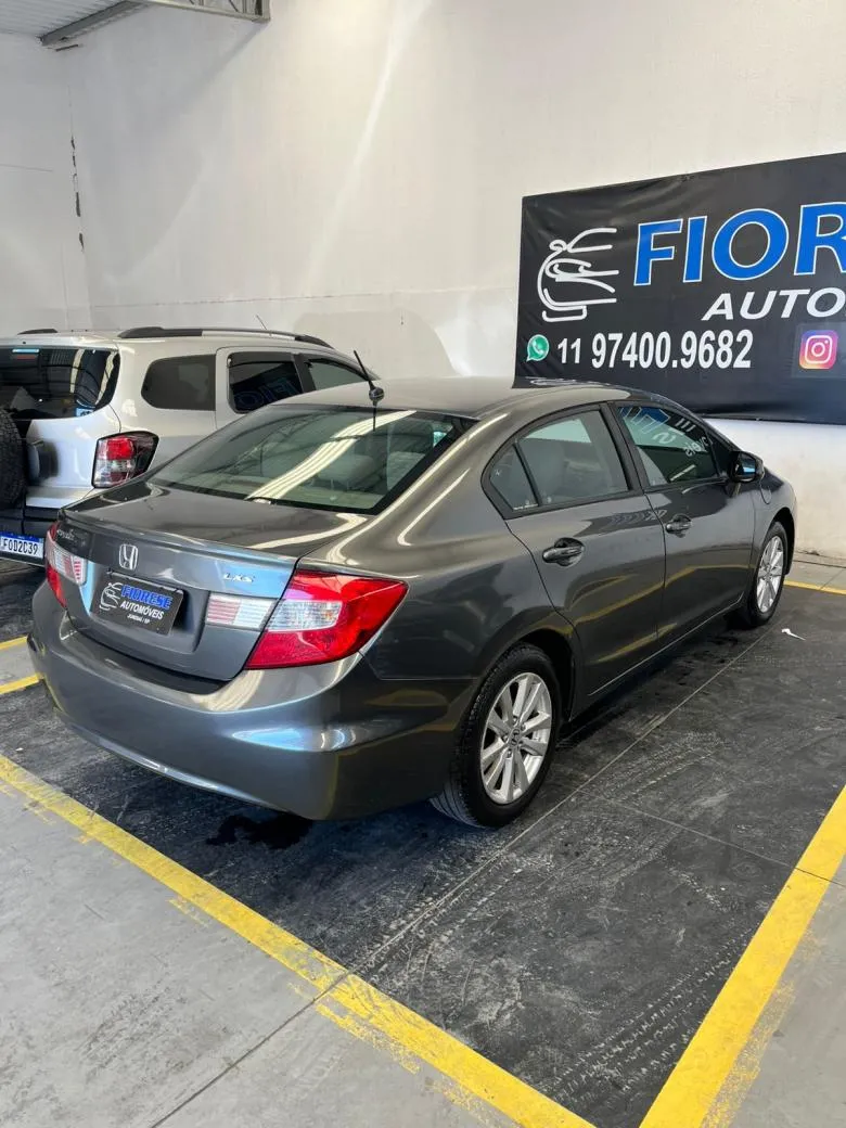 Honda - Civic Sedan LXS 1.8/1.8 Flex 16V Aut. 4p  Gasolina