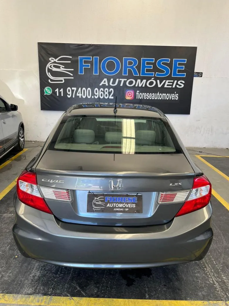 Honda - Civic Sedan LXS 1.8/1.8 Flex 16V Aut. 4p  Gasolina