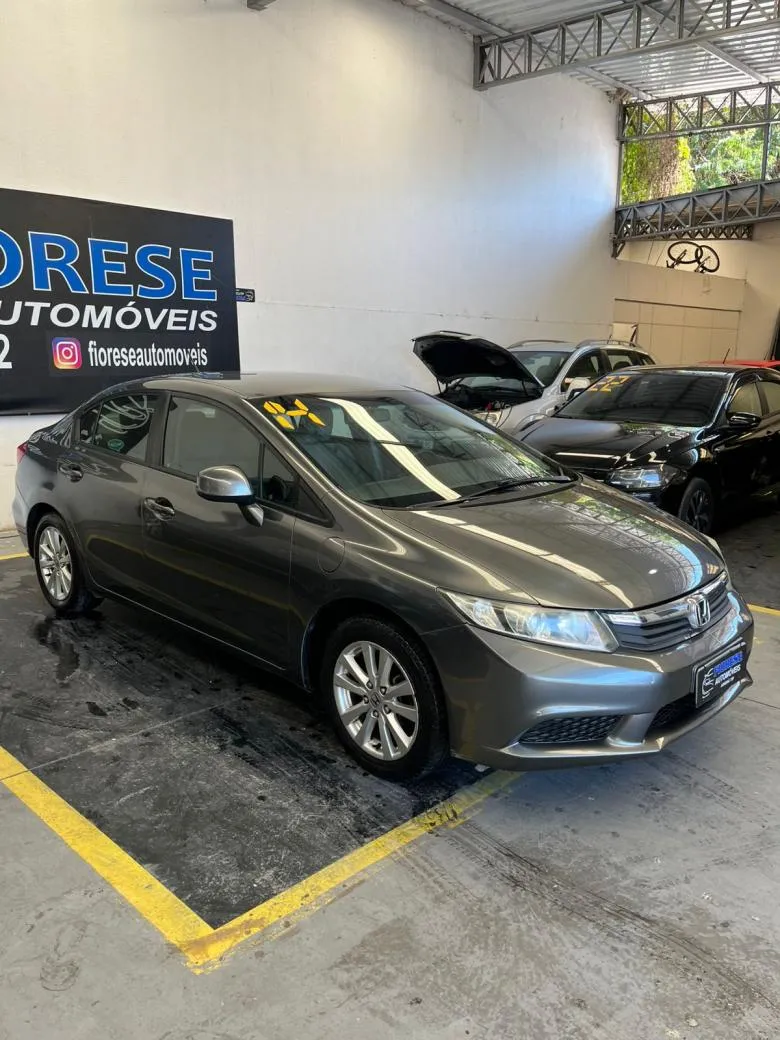 Honda - Civic Sedan LXS 1.8/1.8 Flex 16V Aut. 4p  Gasolina