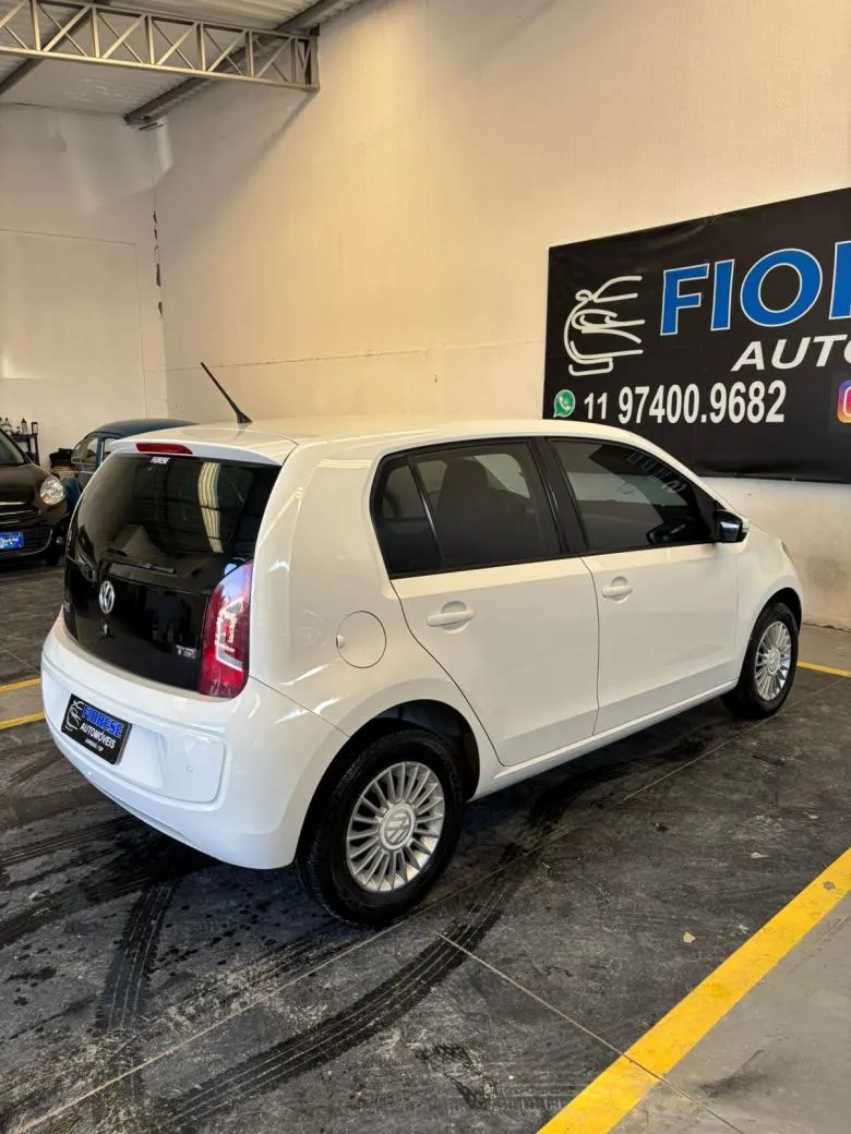 VW - VolksWagen - up! move 1.0 TSI Total Flex 12V 5p  Gasolina