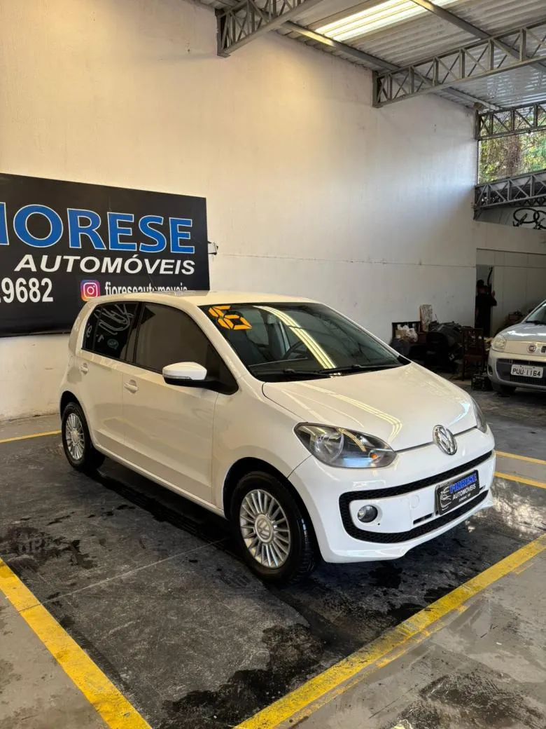 VW - VolksWagen - up! move 1.0 TSI Total Flex 12V 5p  Gasolina