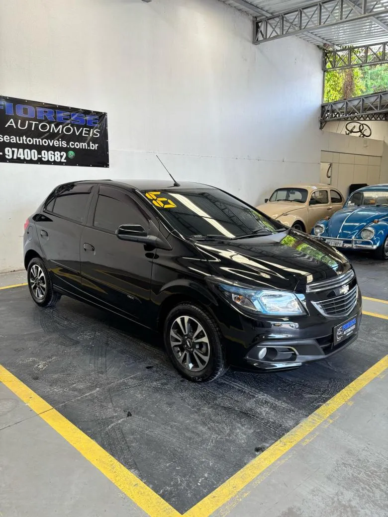 GM - Chevrolet - ONIX HATCH LTZ 1.4 8V FlexPower 5p Aut.  Gasolina