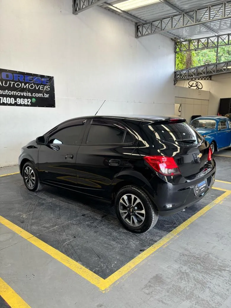 GM - Chevrolet - ONIX HATCH LTZ 1.4 8V FlexPower 5p Aut.  Gasolina