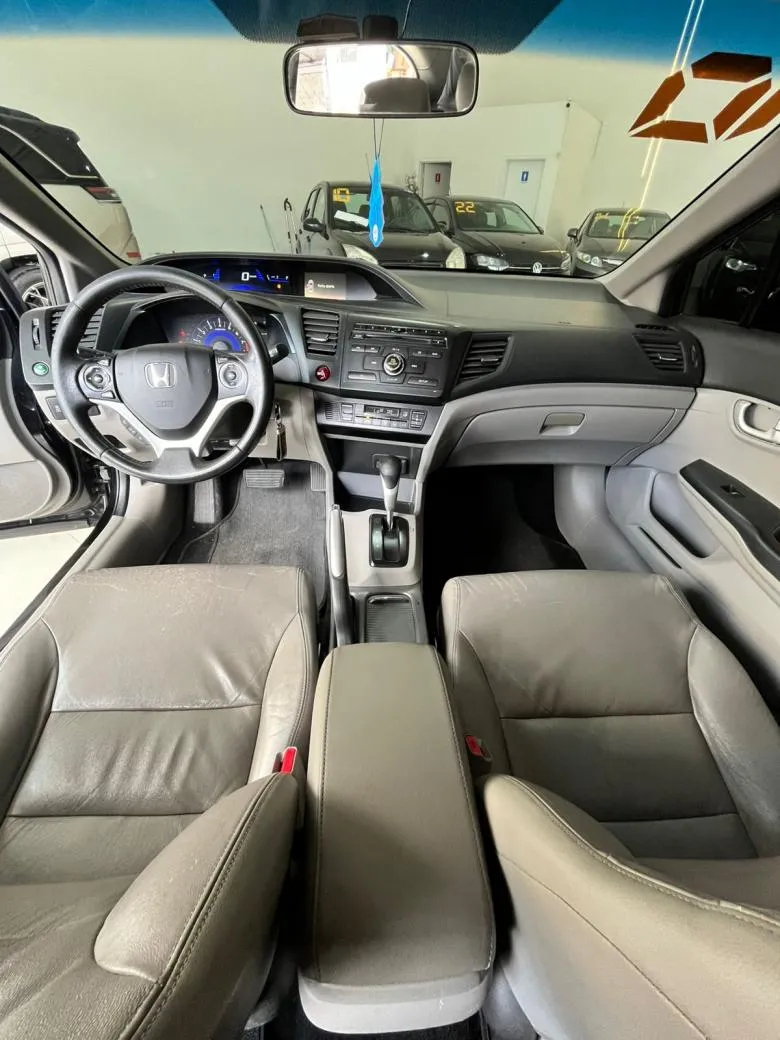 Honda - Civic Sedan LXR 2.0 Flexone 16V Aut. 4p