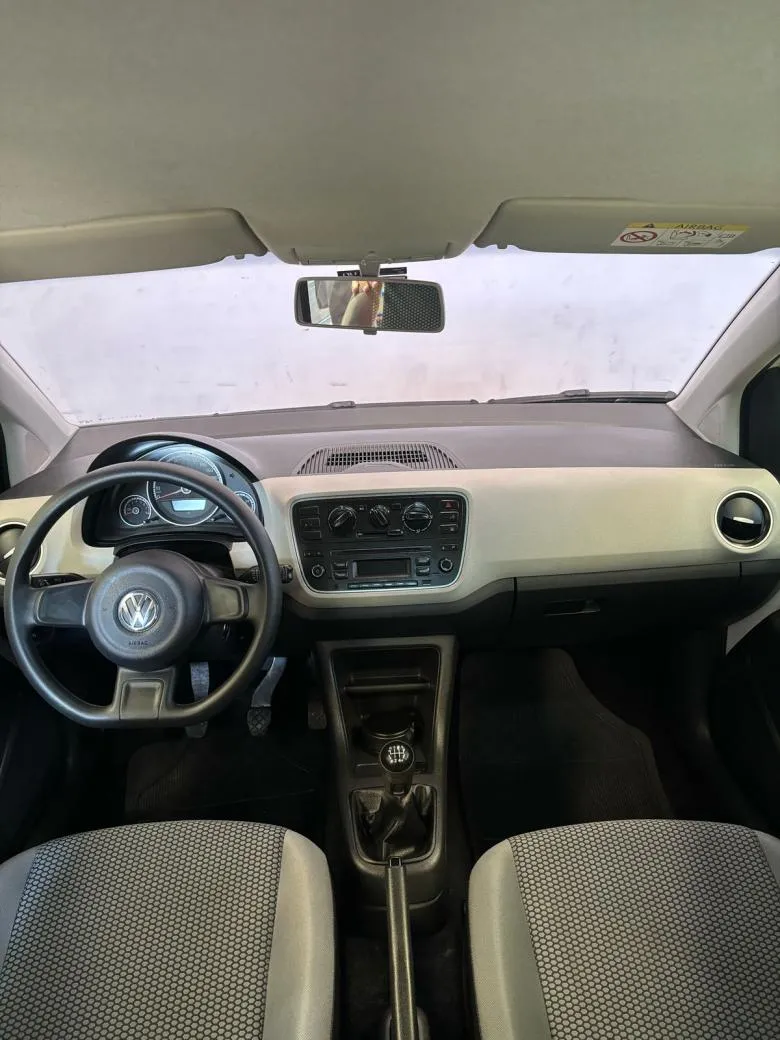 VW - VolksWagen - up! move 1.0 TSI Total Flex 12V 5p  Gasolina