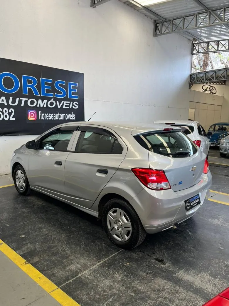 GM - Chevrolet - ONIX HATCH Joy 1.0 8V Flex 5p Mec.