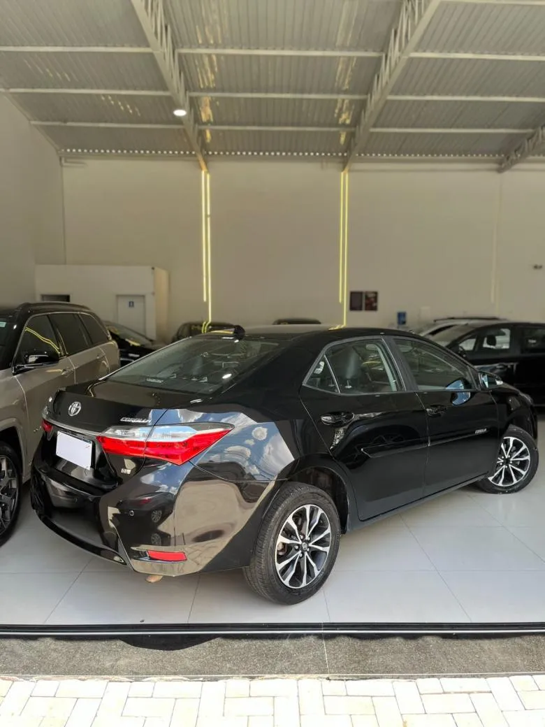 Toyota - Corolla GLi 1.8 Flex 16V  Aut.