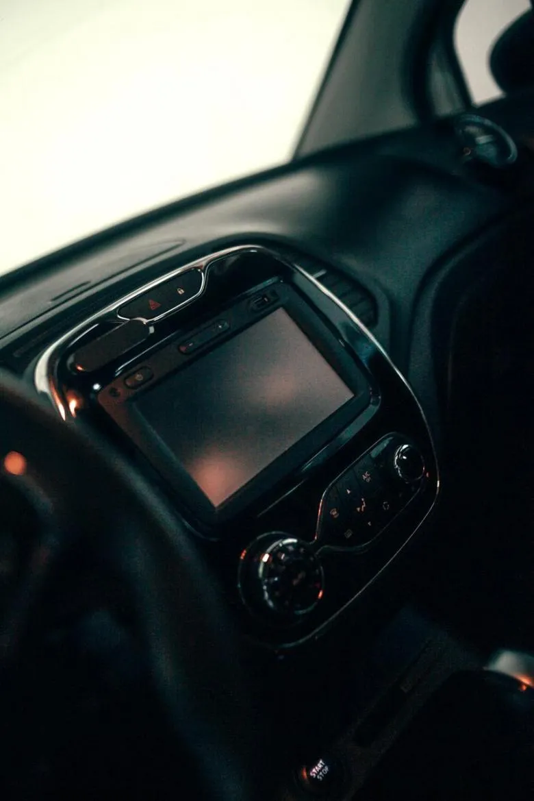 Renault - CAPTUR Intense 2.0 16V Flex 5p Aut.