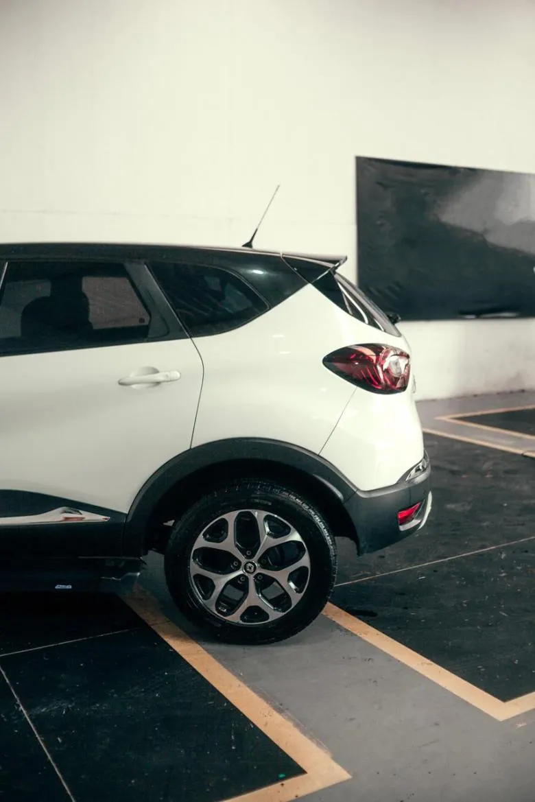 Renault - CAPTUR Intense 2.0 16V Flex 5p Aut.