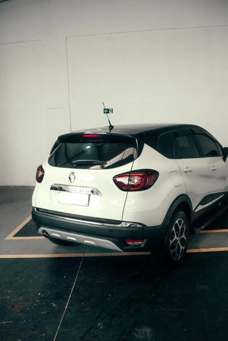 Renault - CAPTUR Intense 2.0 16V Flex 5p Aut.