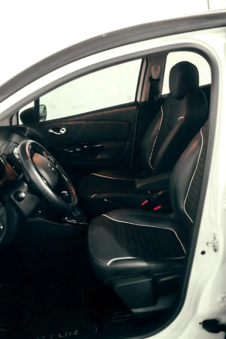 Renault - CAPTUR Intense 2.0 16V Flex 5p Aut.