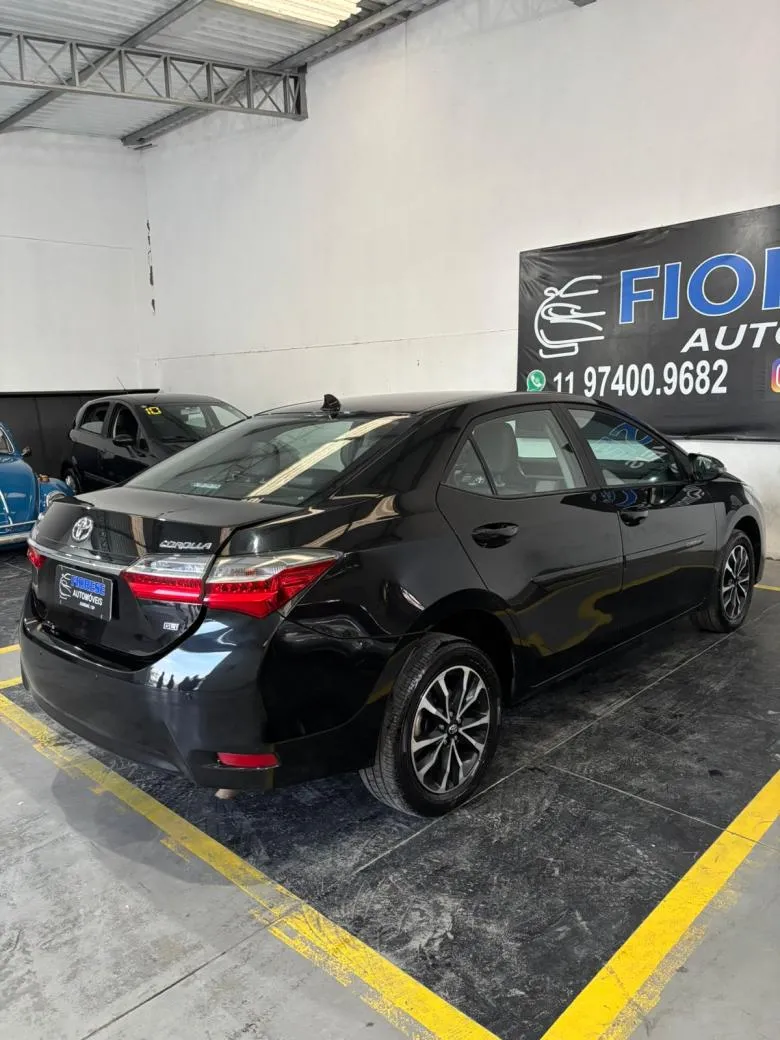 Toyota - Corolla GLi 1.8 Flex 16V  Aut.