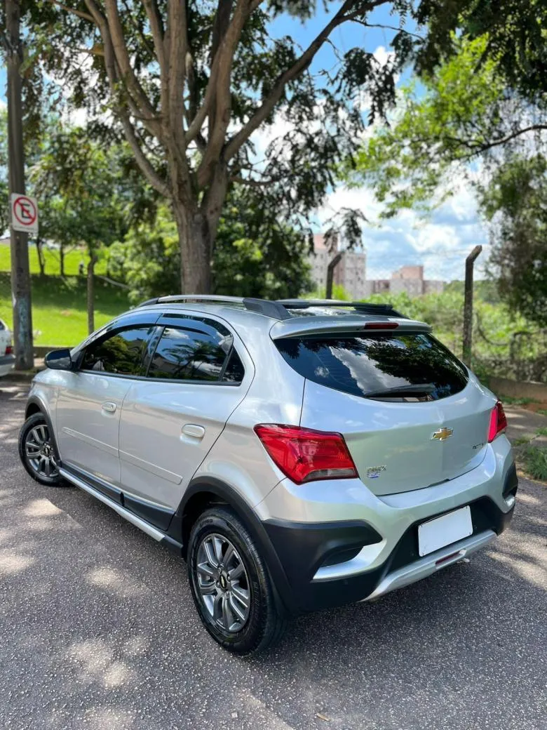 GM - Chevrolet - ONIX HATCH ACTIV 1.4 8V Flex 5P Aut.