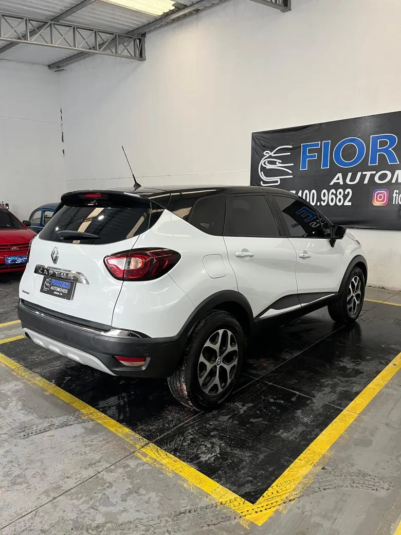 Renault - CAPTUR Intense 1.6 16V Flex 5p Aut.  Gasolina