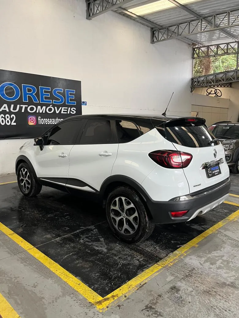 Renault - CAPTUR Intense 1.6 16V Flex 5p Aut.  Gasolina
