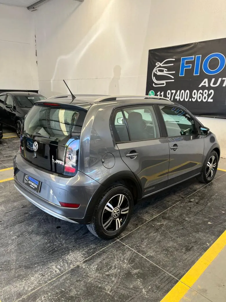 VW - VolksWagen - up! Extreme 1.0 TSI Total Flex 12V 5p  Gasolina
