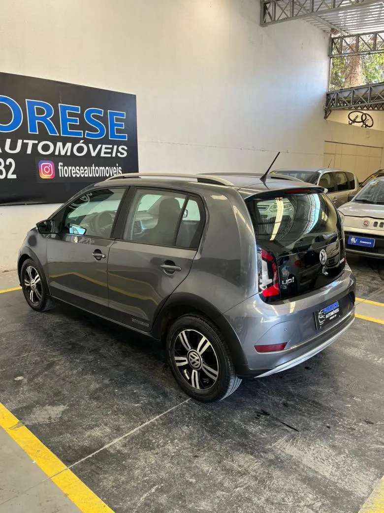 VW - VolksWagen - up! Extreme 1.0 TSI Total Flex 12V 5p  Gasolina
