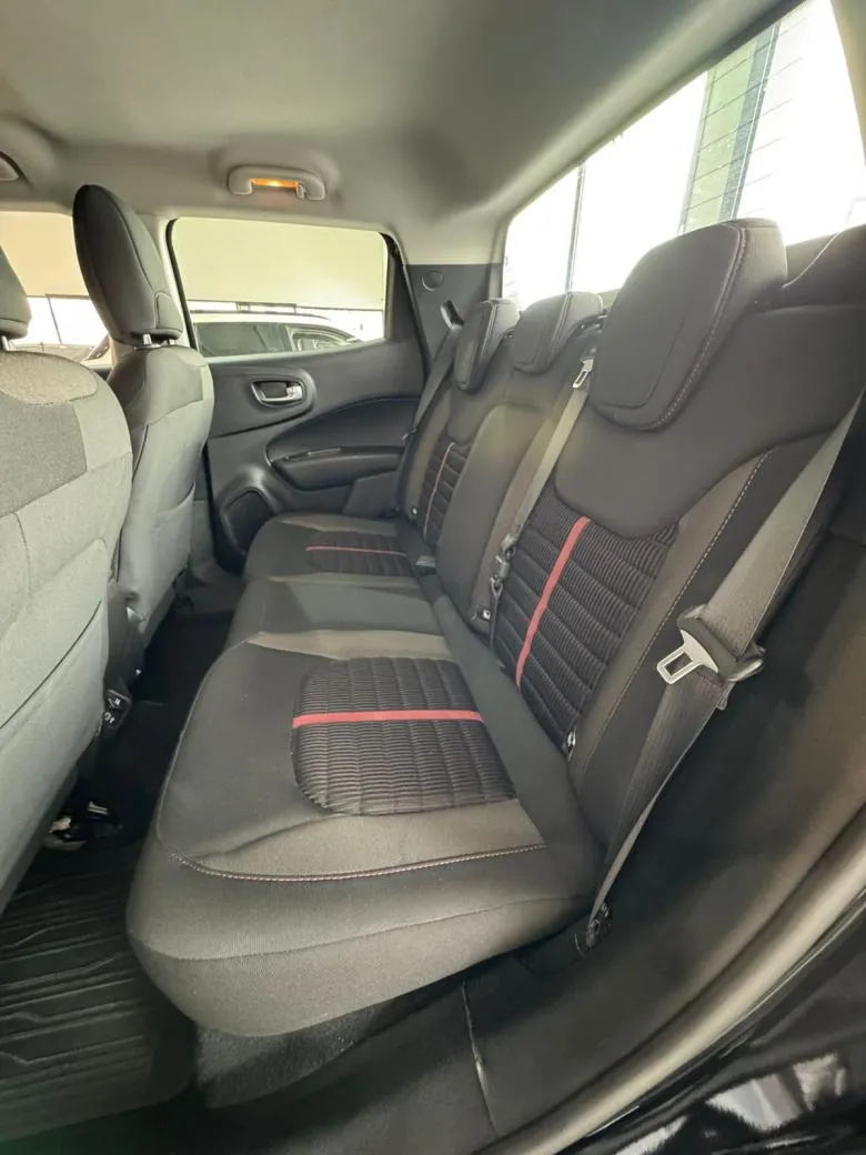 Fiat - Toro Freedom 1.8 16V Flex Aut.